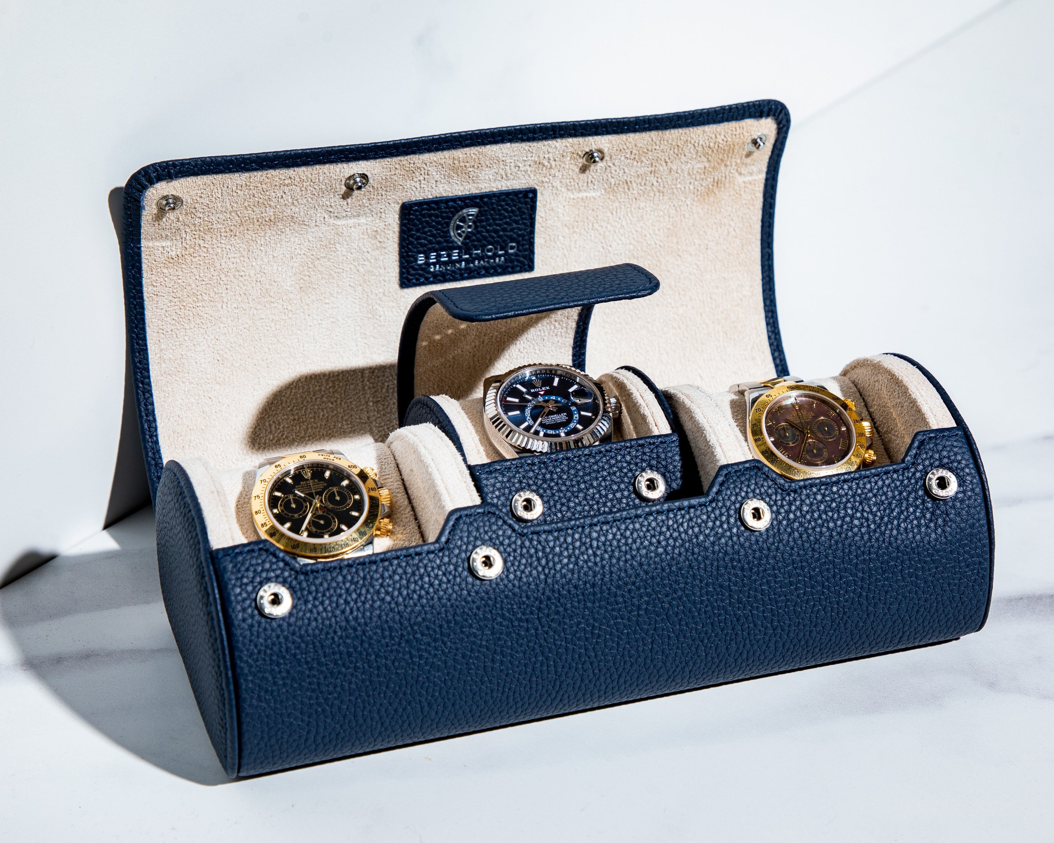 The Capsule (Ultramarine/Bone)