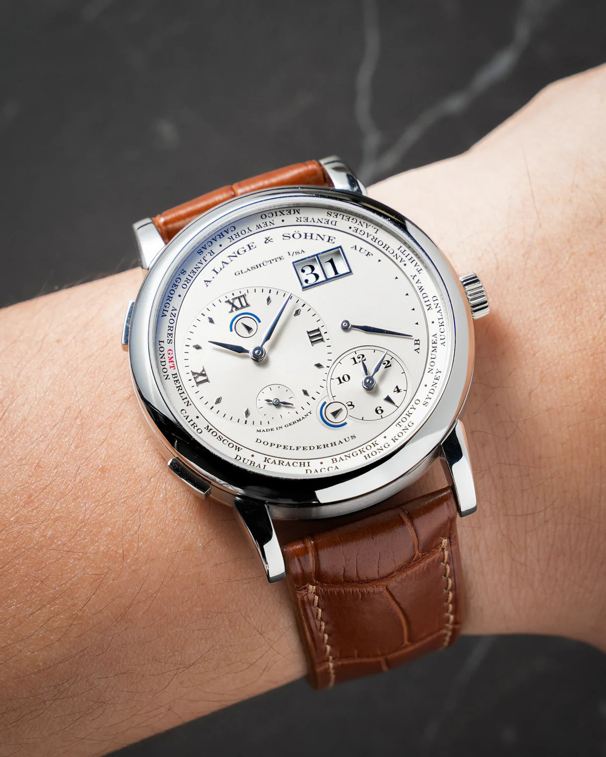 Alligator Signature Strap Matte Cognac by Delugs